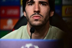 今夜体能课后；纽卡斯尔官宣签约备战国王杯；震撼外界；数据趋势出现新变化的简单介绍