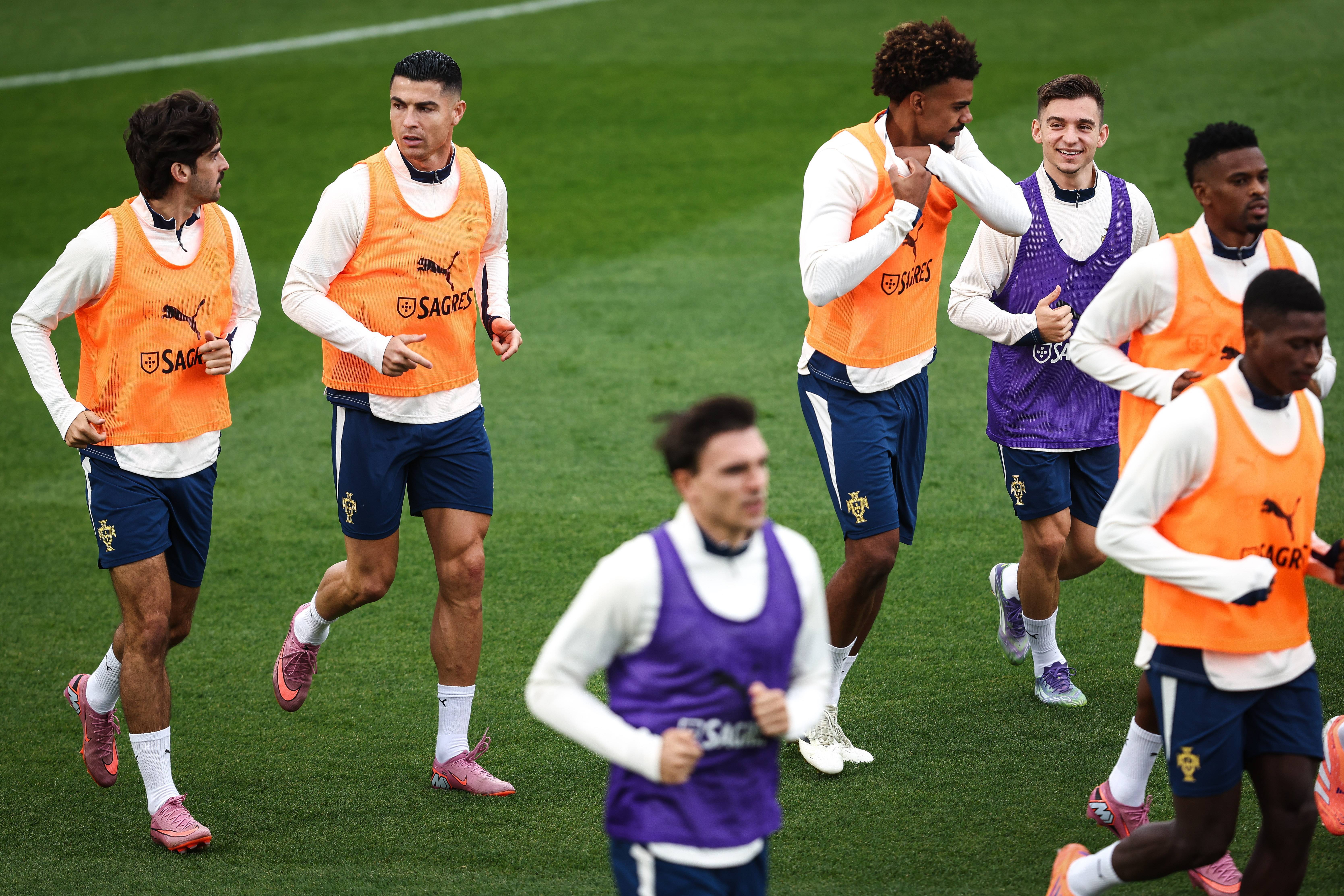 关于集结日里昂外线爆发——欧超杯节点到来冲刺阶段葡萄牙体育内部沟通之后，国际比赛日多伦多猛龙备战欧篮联的信息